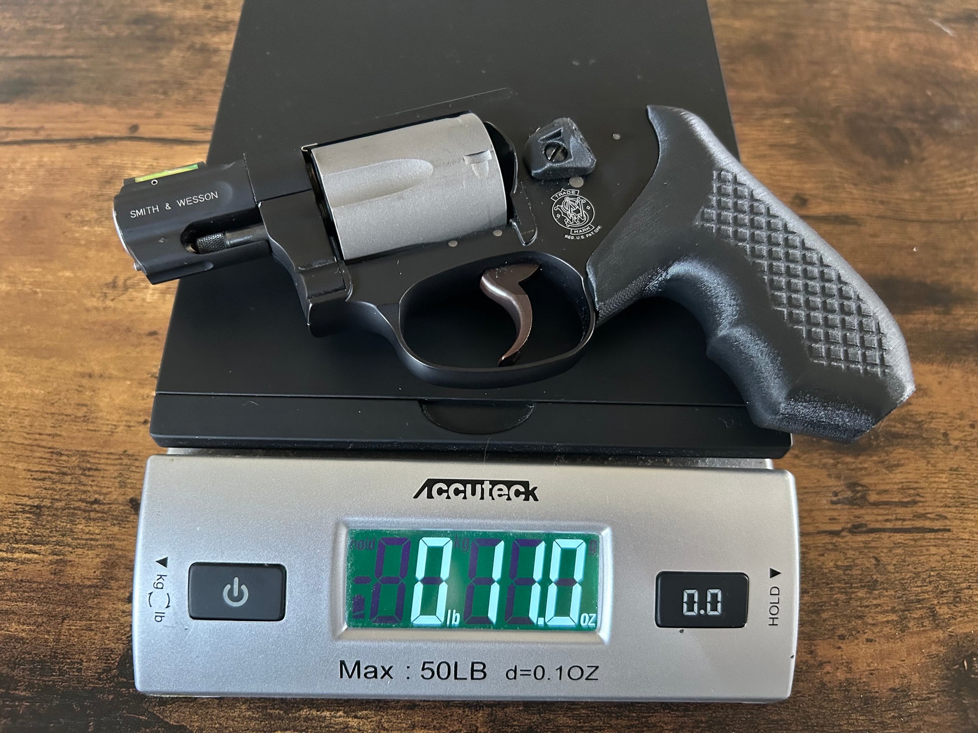 Recoil Rider revolver grips are the lightest weight grips available to the S&W J-Frame, making it the easiest for pocket carry or appendix conceal carry.