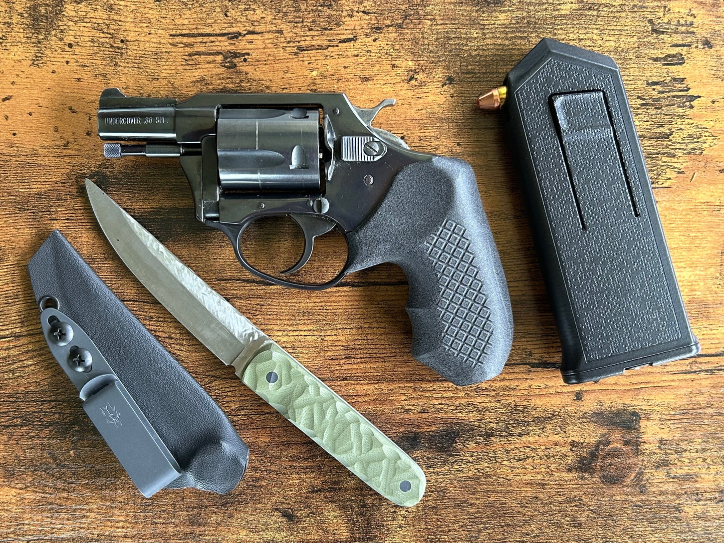 Charter Arms Undercover featuring Recoil Rider CCW revolver grips, the RevoMag, and TenetCo Knives with kydex sheath.