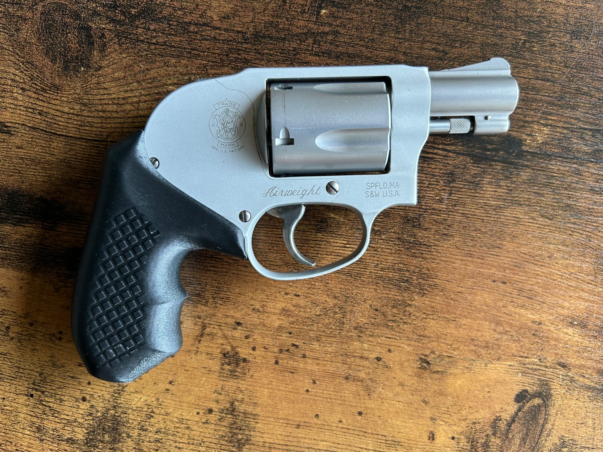 Concealed carry grips for the hammered Smith & Wesson J-Frame Humpback line (model 638, 38, 49, 649). Before, wheelgun folks had to choose between shooting comfort (rubber grips) or carry comfort (wood or G10 grips). Recoil Rider revolver grips provide both, featuring the recoil absorption of rubber grips with the snag-free comfort of wooden grips. Plus, they reduce the weight for easier carry and improve the grip angle of your Humpback S&W J-Frame for a more natural point-of-aim. 