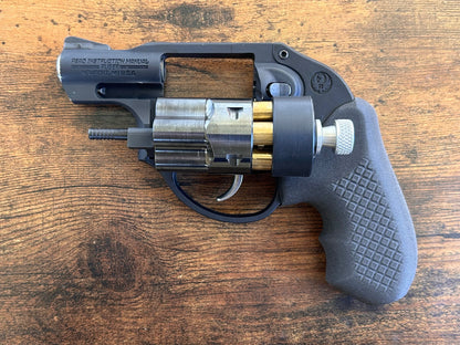 Ruger LCR with Recoil Rider Boot Grips is speedloader compatible.