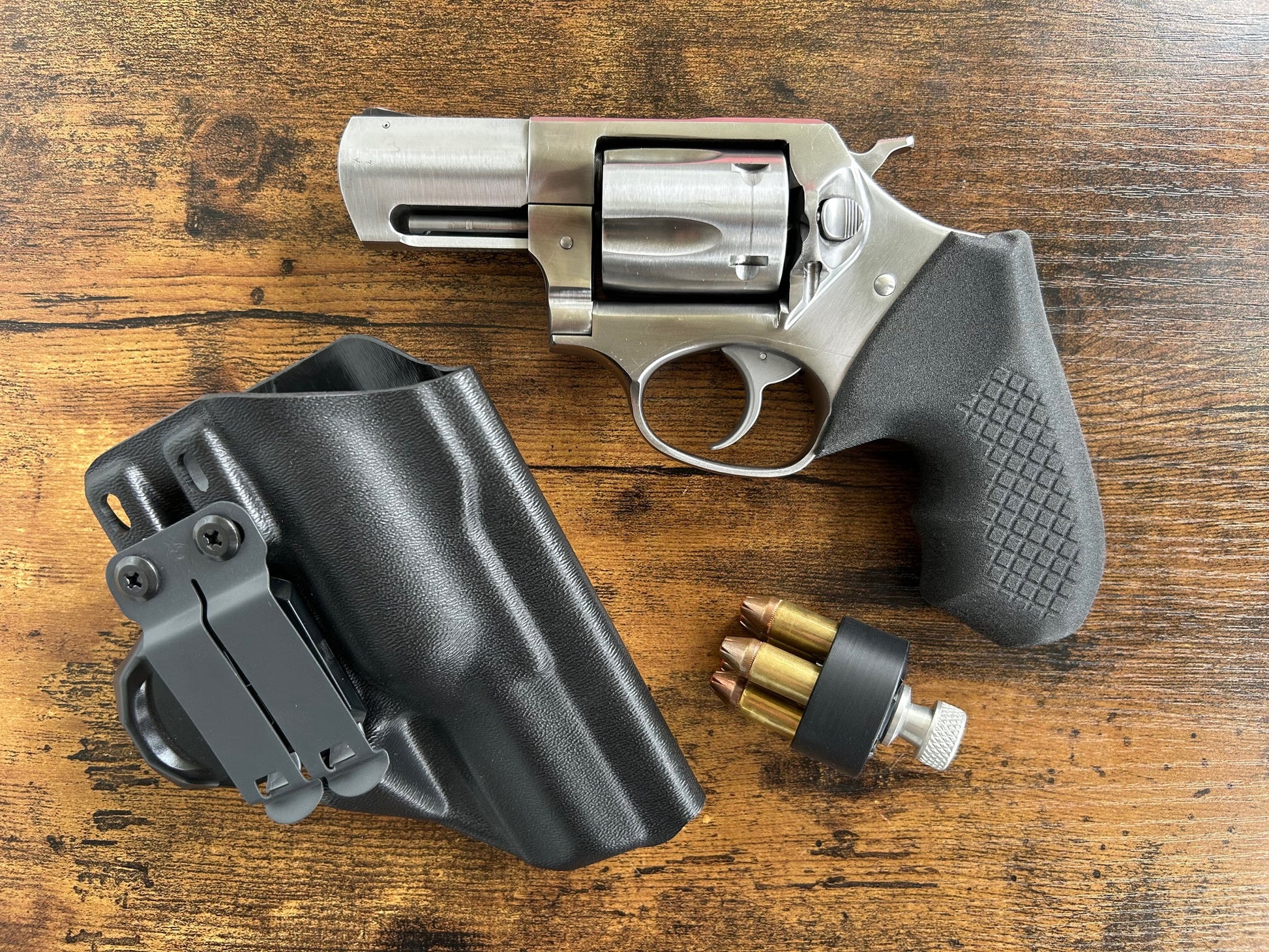 Recoil Rider CCW grips for the Ruger SP101 revolver in the Harry's Holster Icon 2.0 kydex holster.