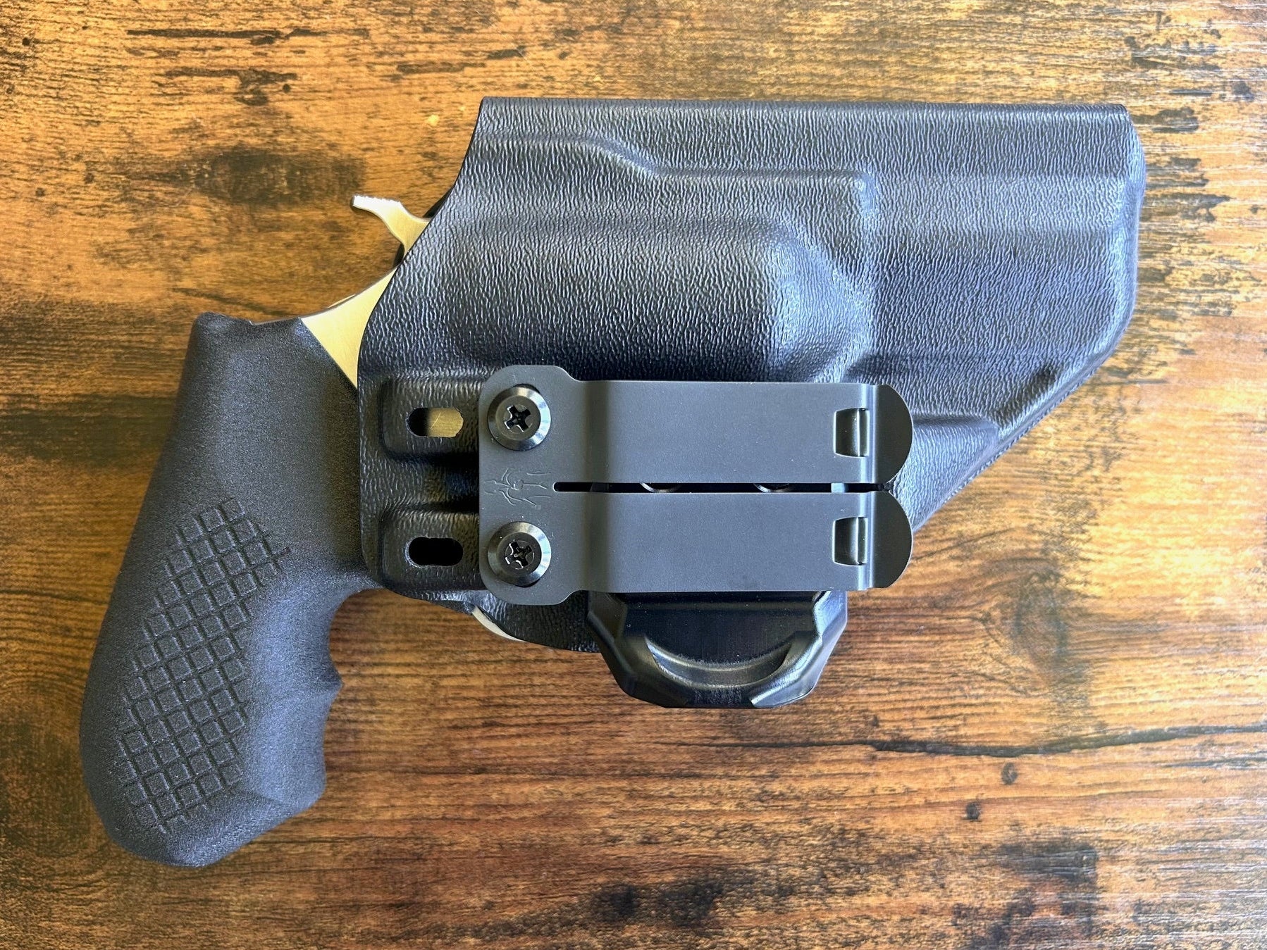 Recoil Rider CCW grips for the Ruger SP101 revolver in the Harry's Holster Icon 2.0 kydex holster.