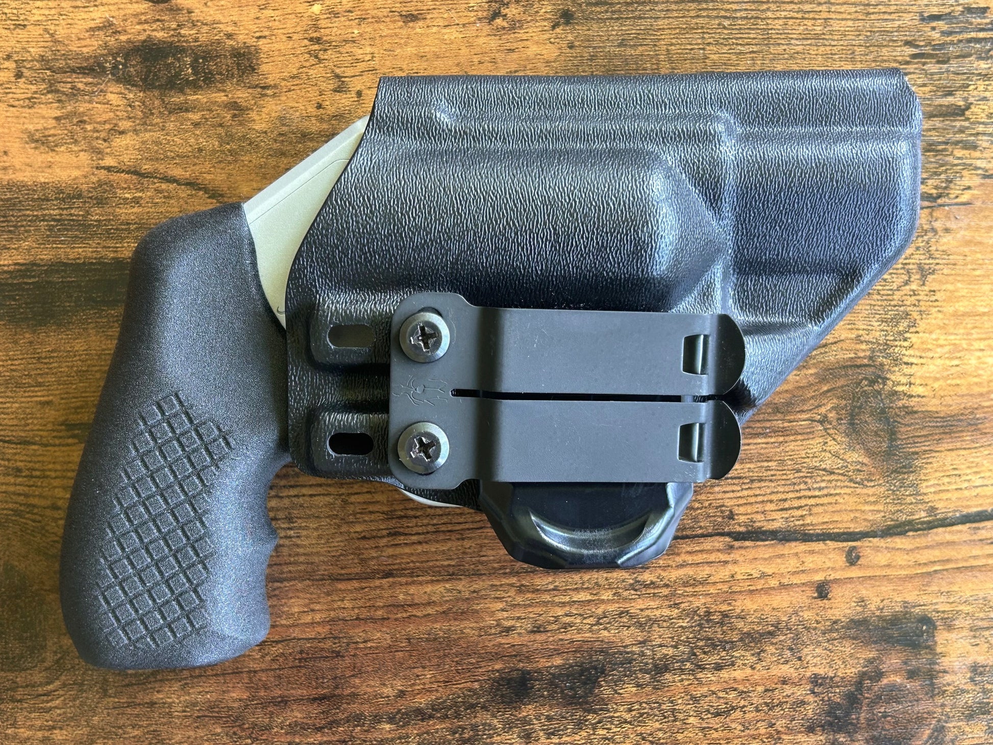 Kimber K6xs DAO snubnose revolver with Recoil Rider grips and Harry's Holsters Icon 2.0 kydex holster.