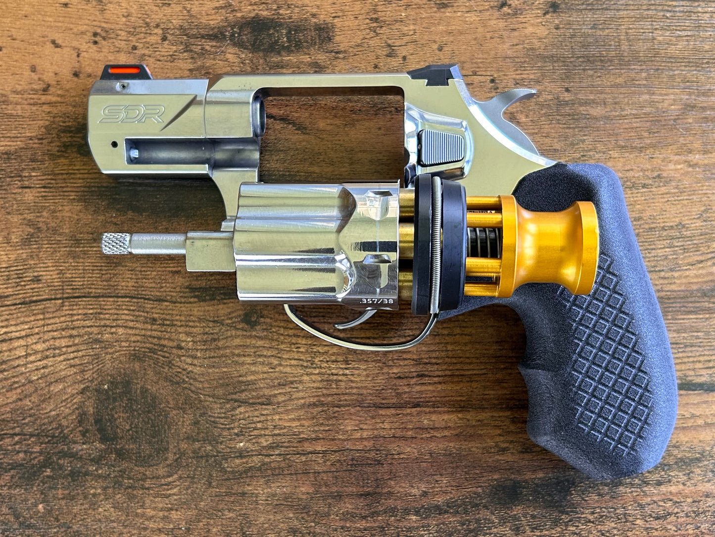 Diamondback SDR with Recoil Rider CCW Grips is speedloader compatible.