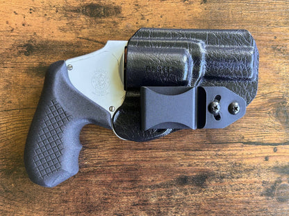 Internal hammer j-frame (model 642/442) with Tulster Rath and Vedder clip for appendix carry.